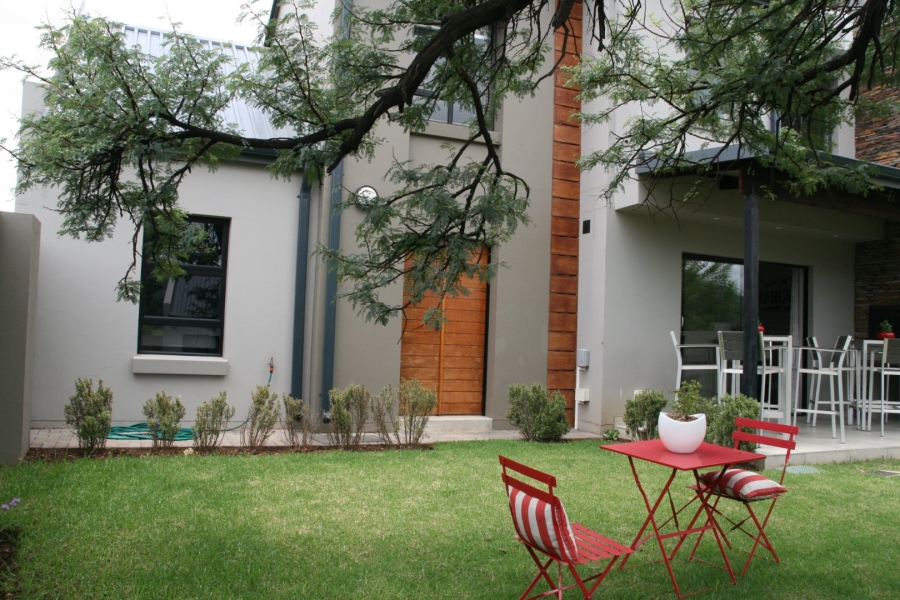 2 Bedroom Property for Sale in Hartbeespoort Rural North West